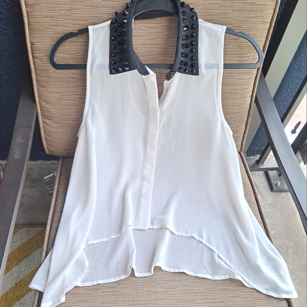 Sheer spikes top